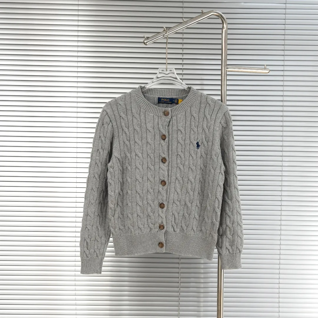P290 top version (different currencies) You can scan the code to enter the official website. Style: Ralph Lauren POLO Ralph Lauren small label embroidered knitted cardigan jacket. Color: Picture color. Size: S-XL. Fabric: pure cotton. Accessories: full set of customized accessories. No gender distinction. Same style for men and women.